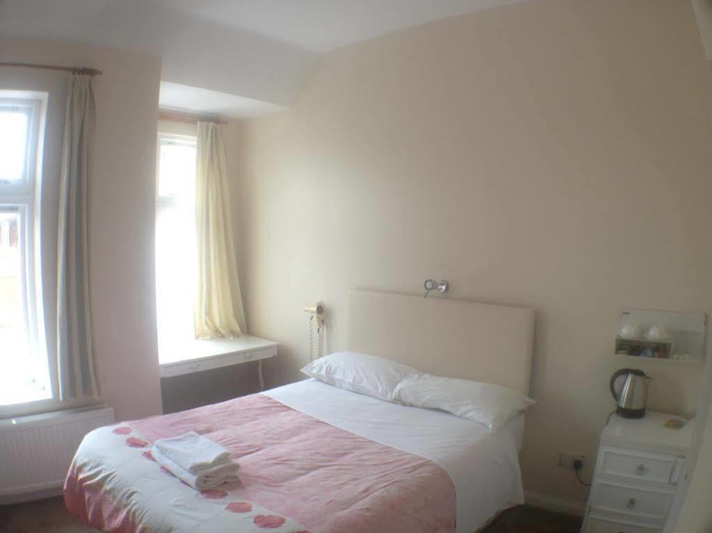 Kingswood Hotel ميدينهيد المظهر الخارجي الصورة